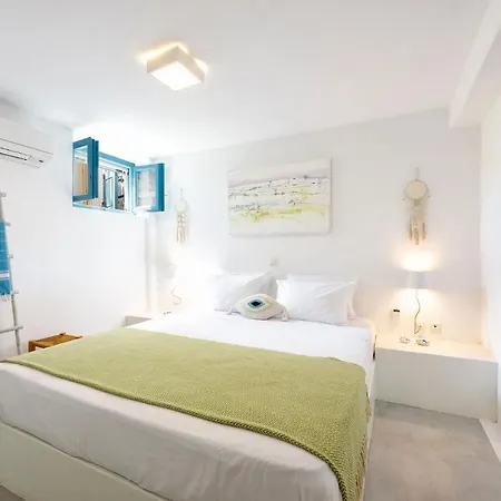 Aithoni Agioi Anargyroi בית נופש