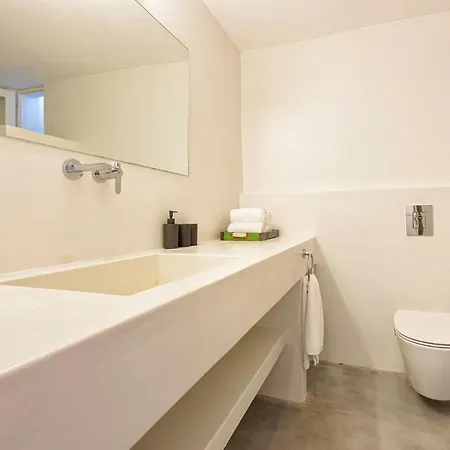 Aithoni Agioi Anargyroi * נאוסה