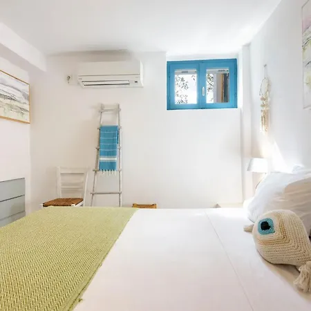 בית נופש Aithoni Agioi Anargyroi *