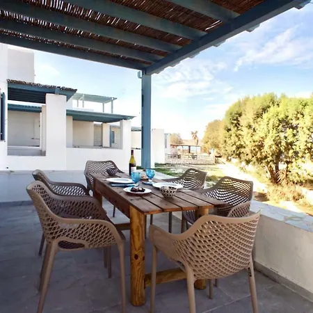 Aithoni Agioi Anargyroi בית נופש