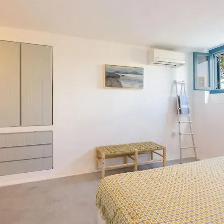 Aithoni Agioi Anargyroi بيت للعطل *