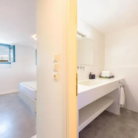 Aithoni Agioi Anargyroi * ناوسا