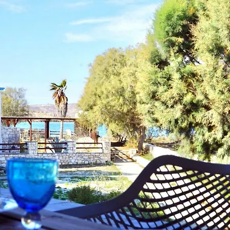 Aithoni Agioi Anargyroi بيت للعطل *